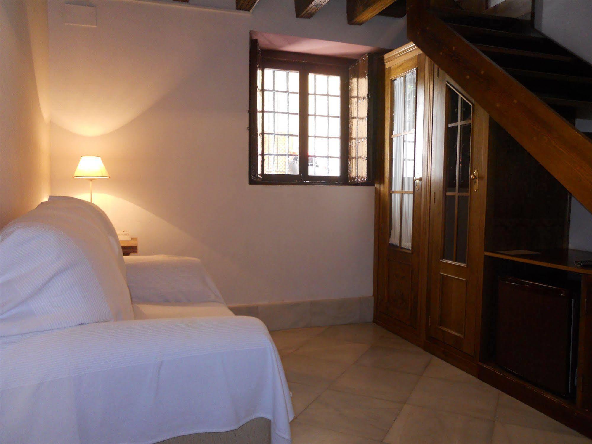 Hotel Nuea Giralda à Séville Extérieur photo